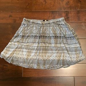 Kirra XS black and white/cream printed skirt